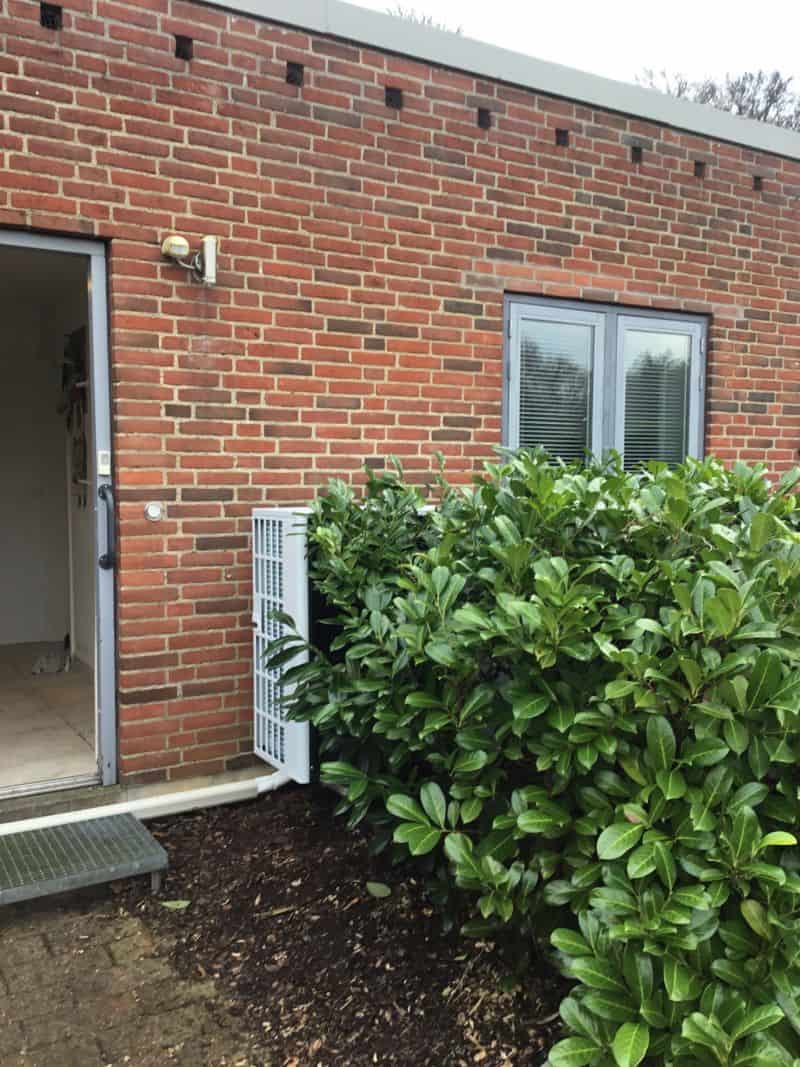 Dansk Varme ApS - Mette fik installeret en ny, lydløs luft til vand-varmepumpe